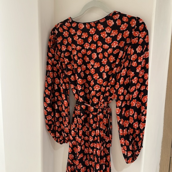 GANNI Floral Crepe Midi Wrap Dress
Size: S - Picture 6 of 7